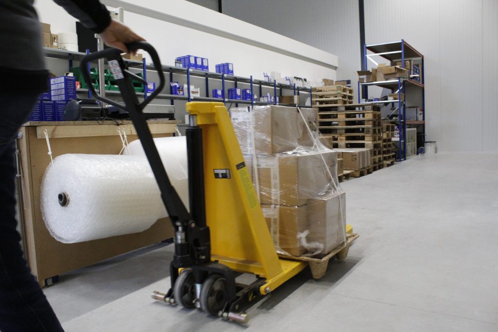 Metaallijm product die volop mogelijkheden biedt voor probleemloos bevestigen van metalen onderdelen