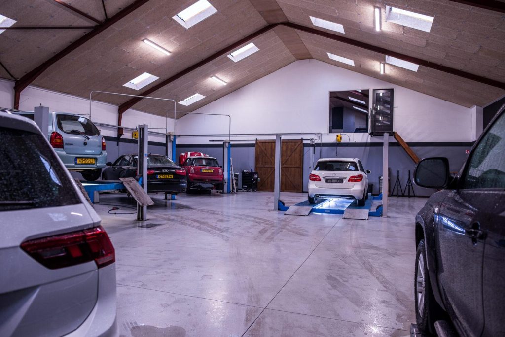 Daan Autoservice technische dienstverlening autogarage in Hoogeveen met moderne werkplaats