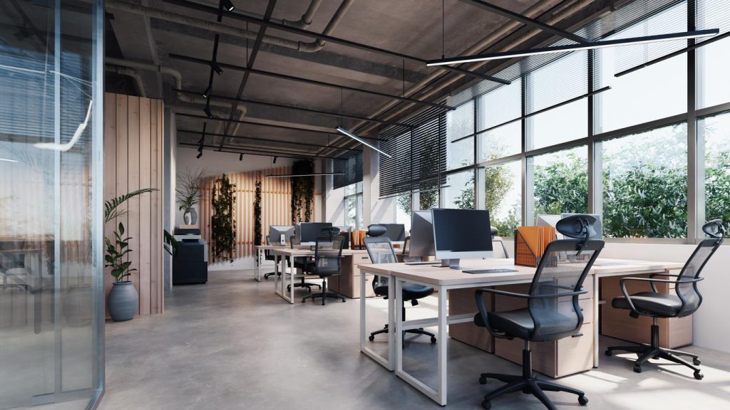Modern kantoor met ergonomische bureaus en harmonieuze inrichting voor een productieve werkplek