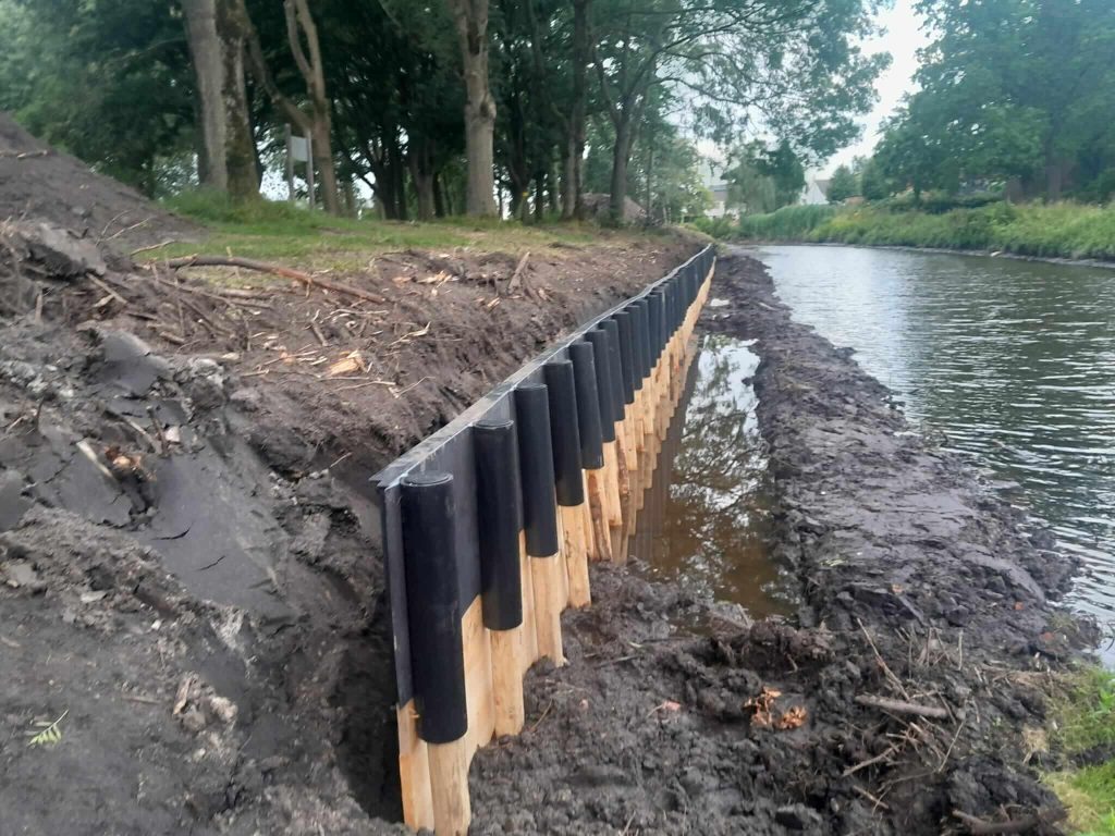 Duurzame beschoeiing van de toekomst met groene oevers en natuurlijke materialen door HIP Groen