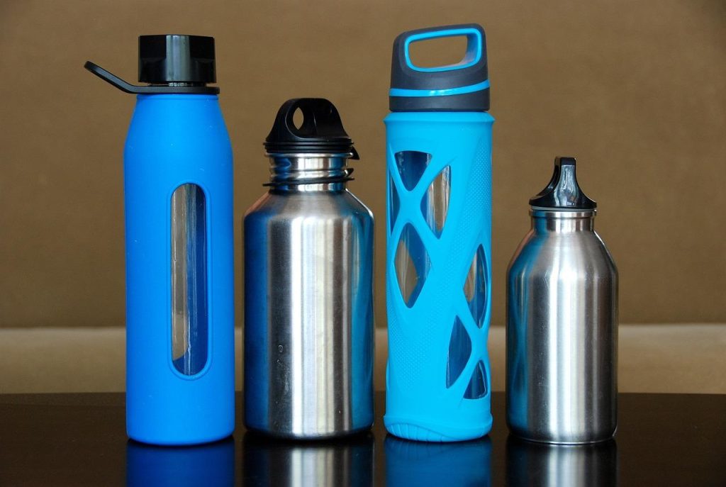 Herbruikbare drinkflessen met bedrijfslogo als duurzaam relatiegeschenk voor klanten en partners